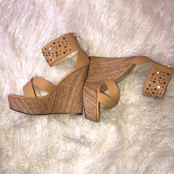 Luichiny Tan Wedge Sandal - Picture 5 of 6